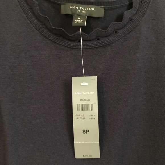 NWT! Ann Taylor Petite Scallop Trim Sleeveless Top - Picture 3 of 6